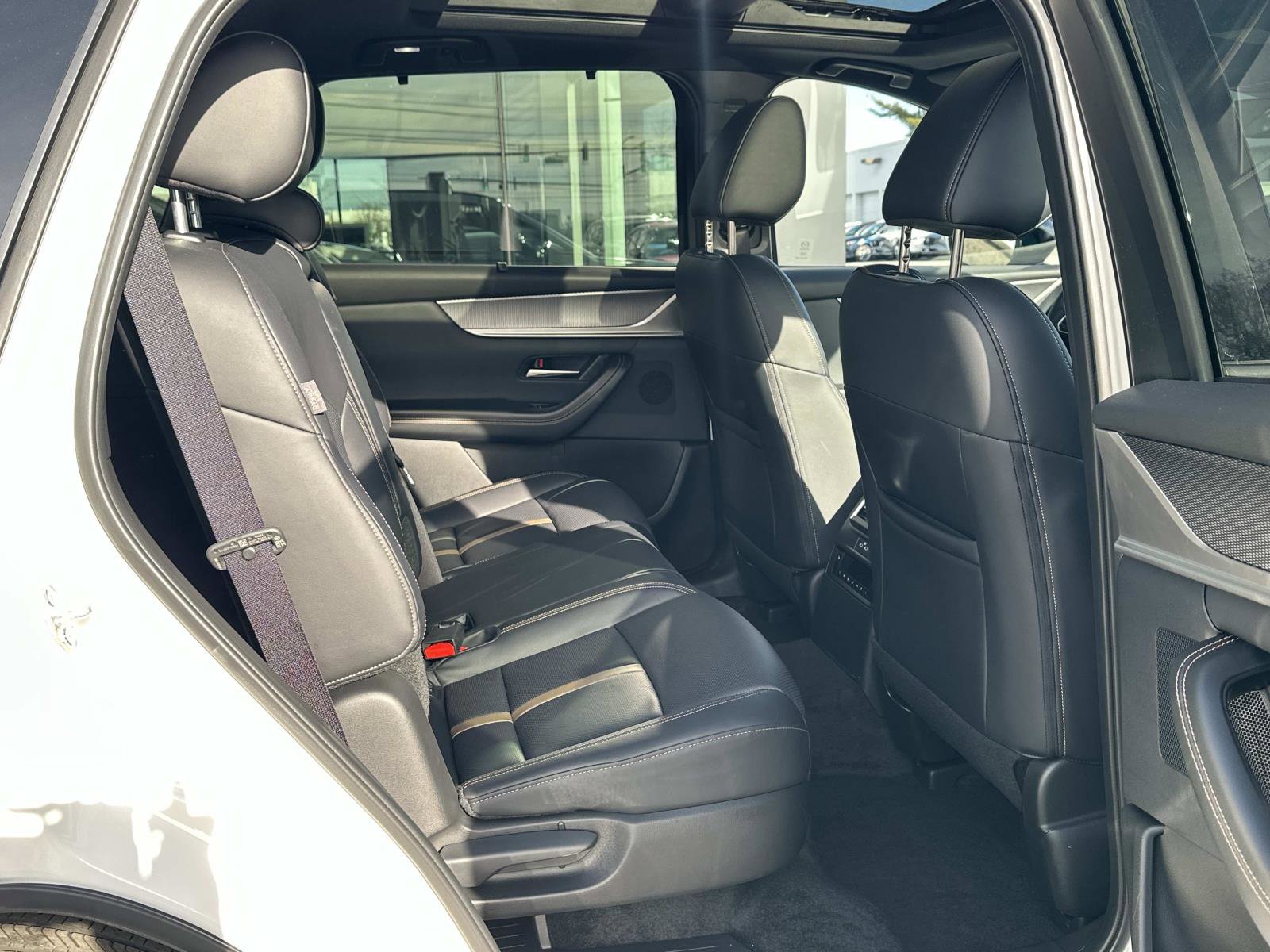 Used 2025 MAZDA CX-70 3.3 Turbo S w/ Premium Package image 14