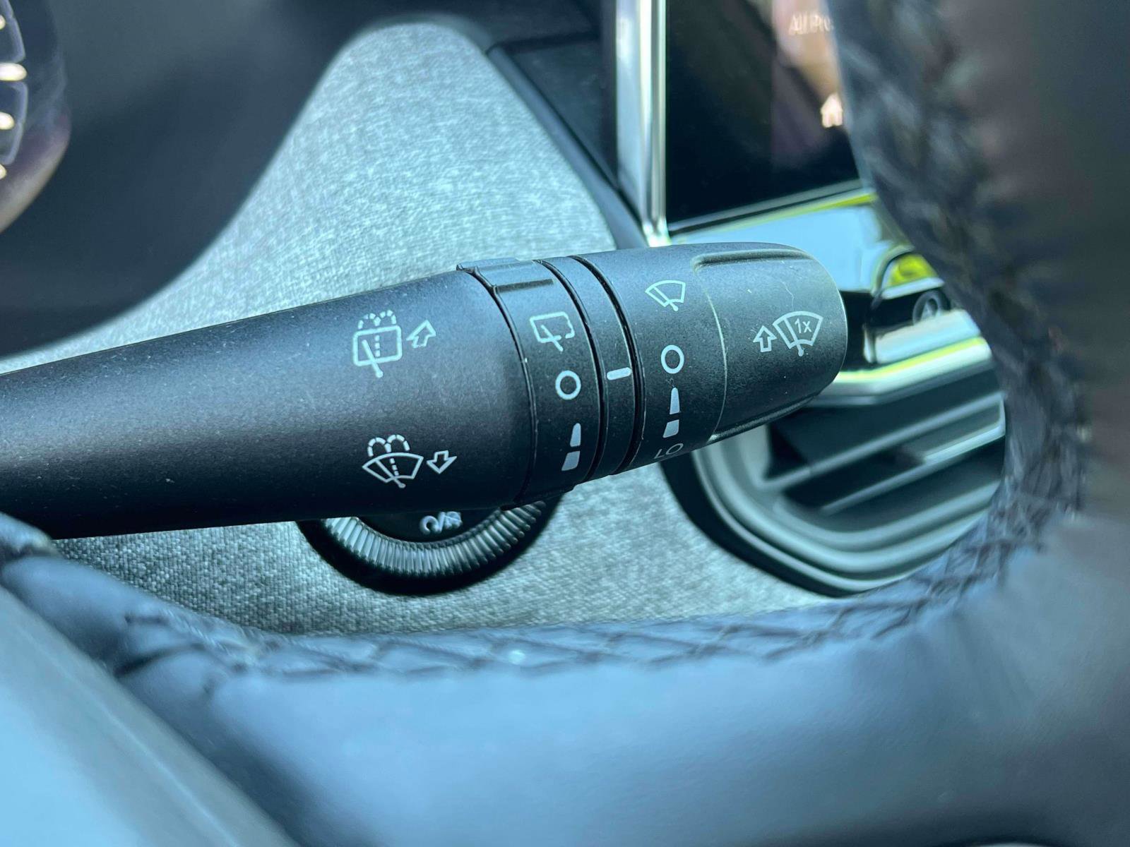 Used 2022 Jeep Compass Latitude AWD/4WD image 13