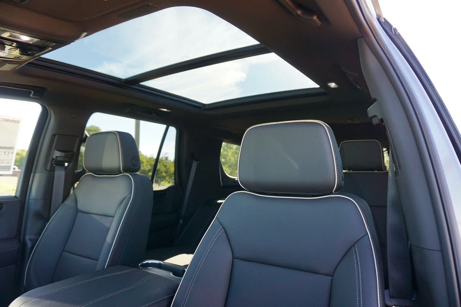 New 2027 GMC Yukon Elevation w/ Technology Package AWD/4WD image 39
