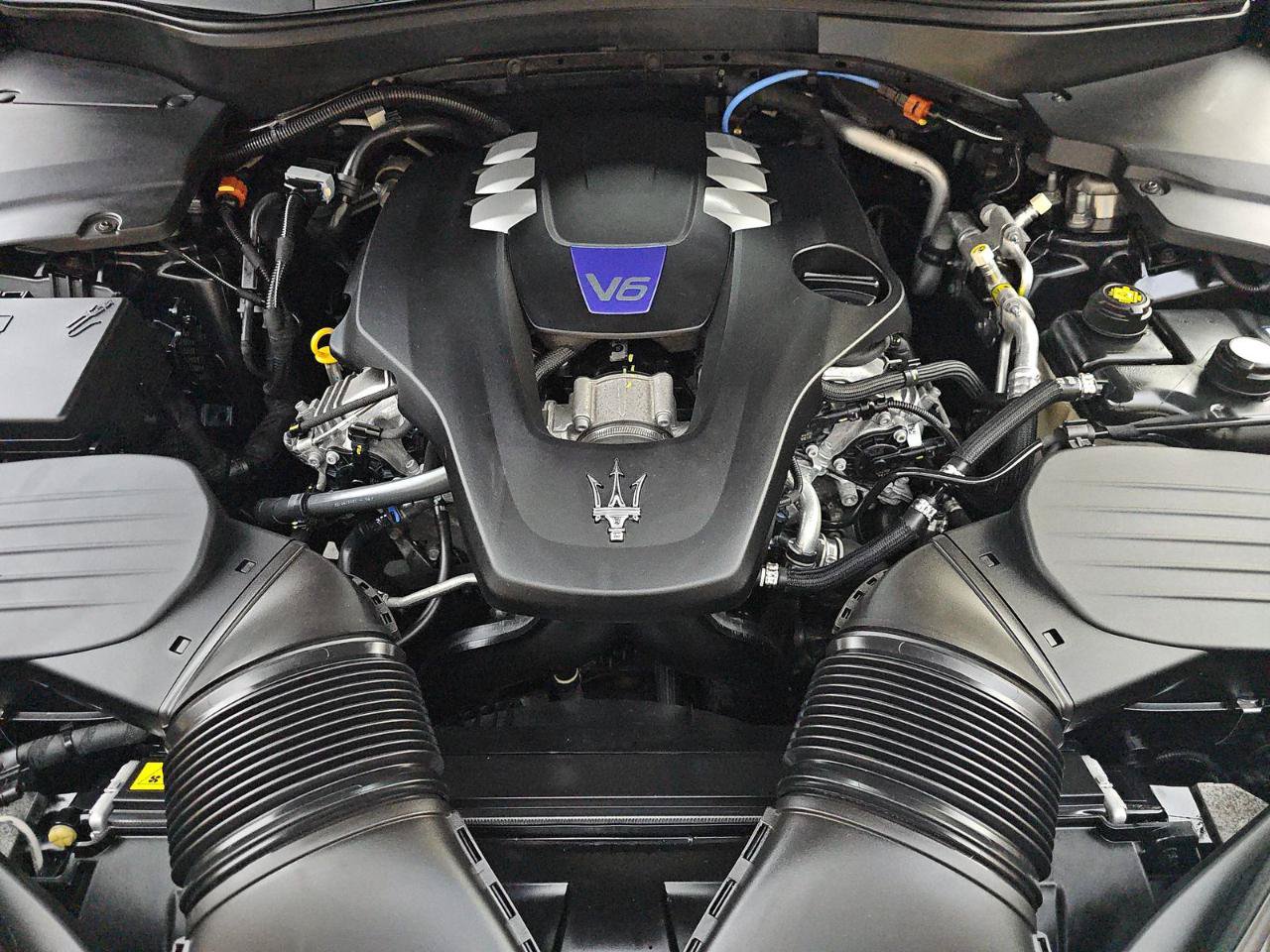 Used 2023 Maserati Levante Modena AWD/4WD image 15