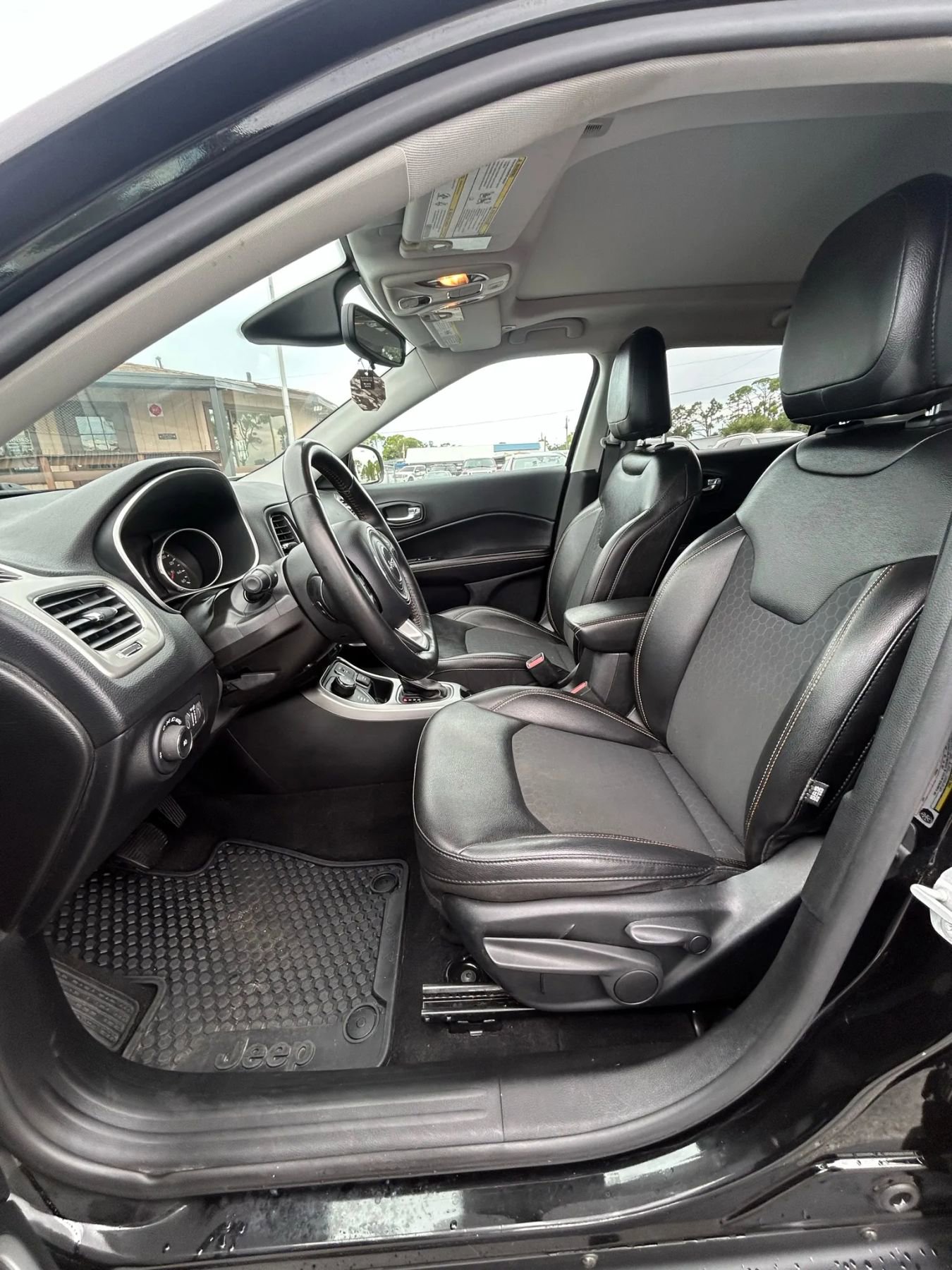 Used 2019 Jeep Compass Latitude w/ Cold Weather Group image 25