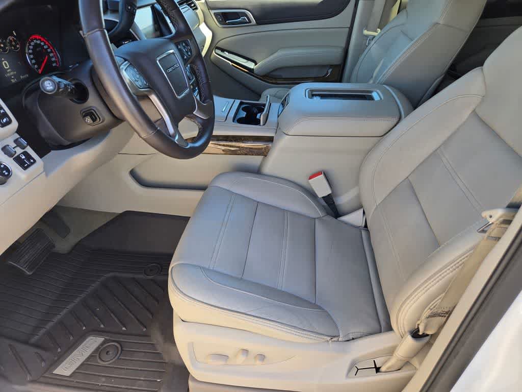 Used 2016 GMC Yukon Denali w/ Open Road Package AWD/4WD image 17