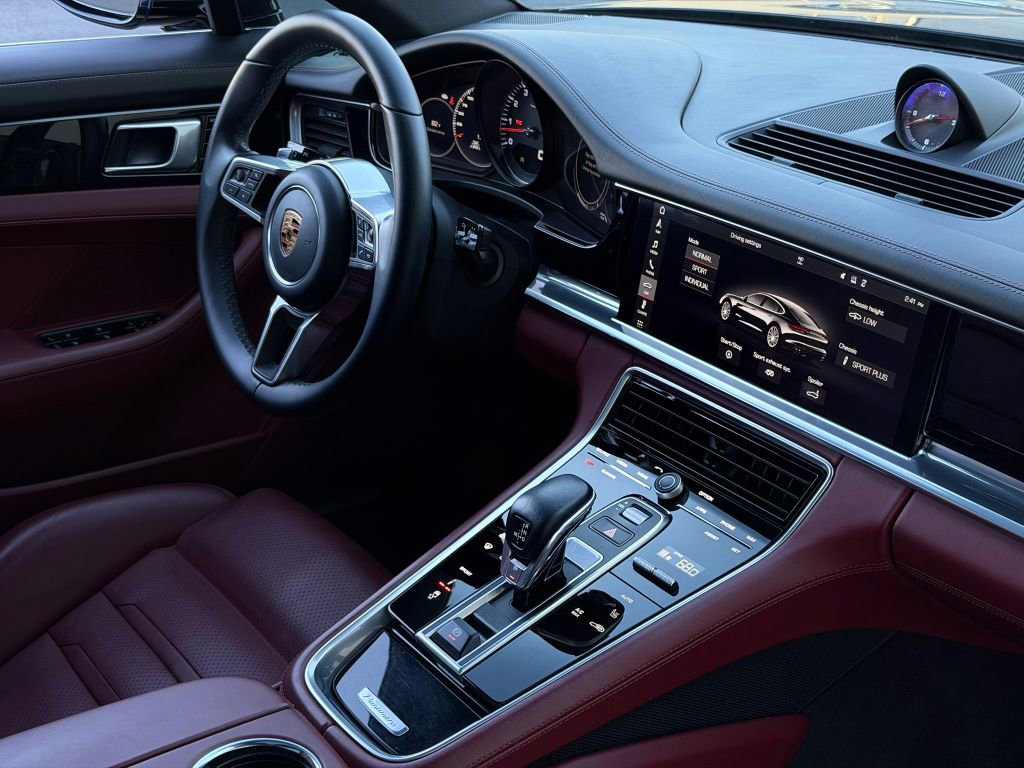 Used 2018 Porsche Panamera 4S image 36