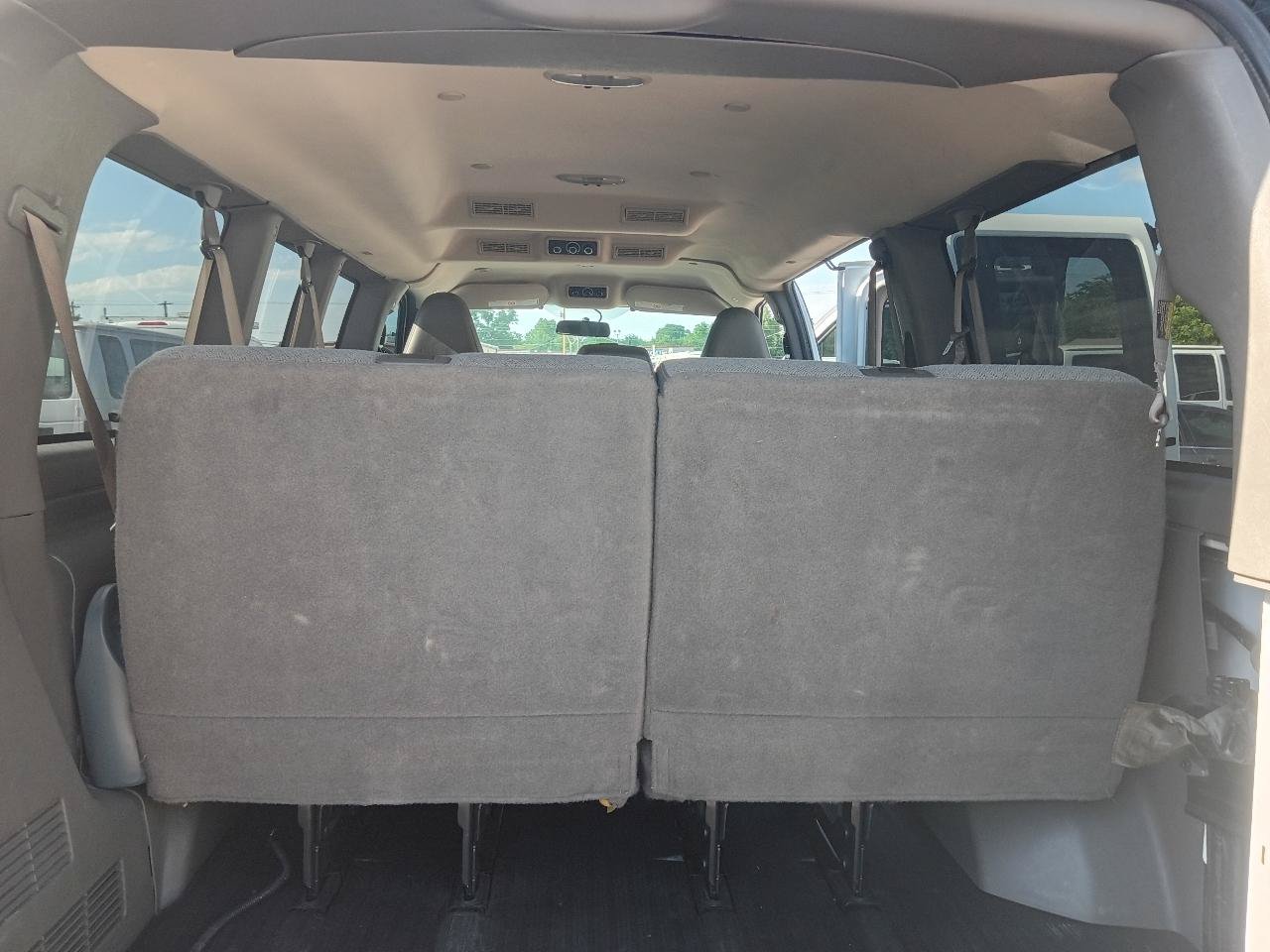 Used 2019 Chevrolet Express 3500 LS RWD image 23