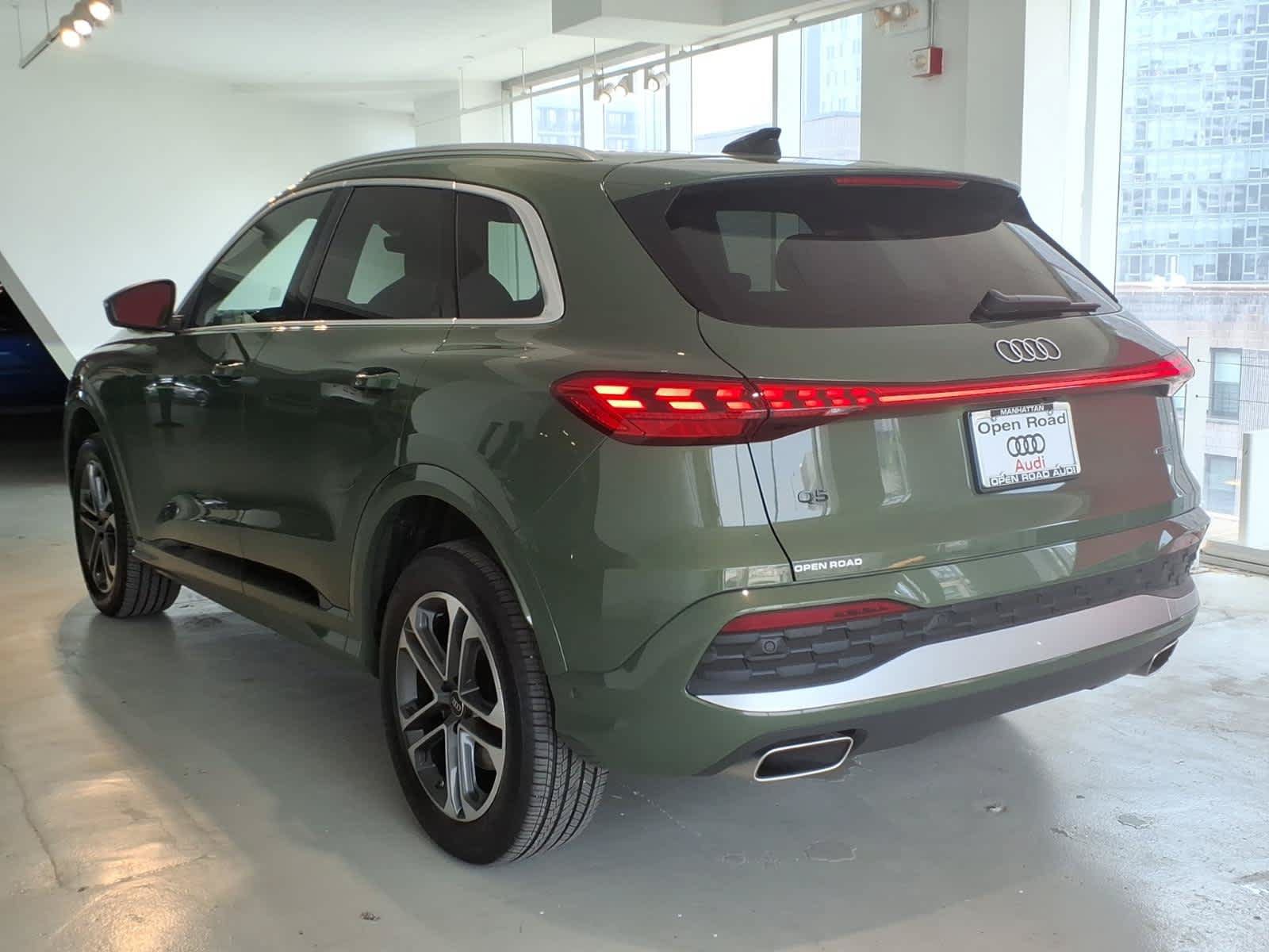 Used 2025 Audi Q5 Premium w/ Premium Plus AWD/4WD image 6