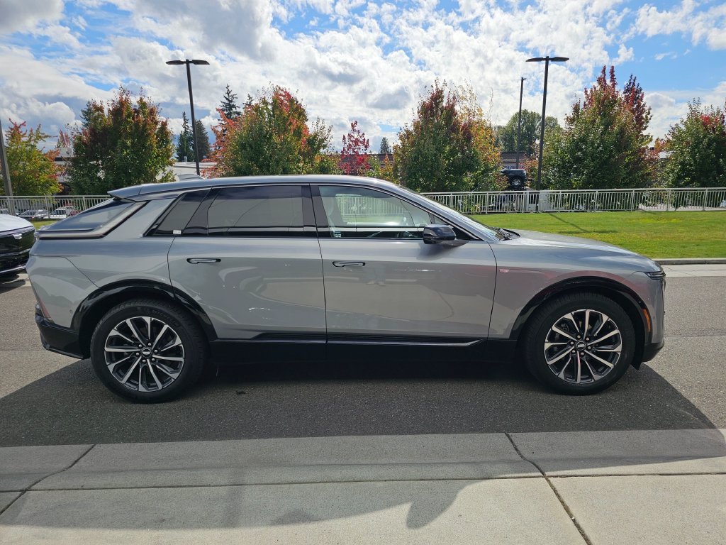 Certified 2024 Cadillac Lyriq Sport AWD/4WD image 8