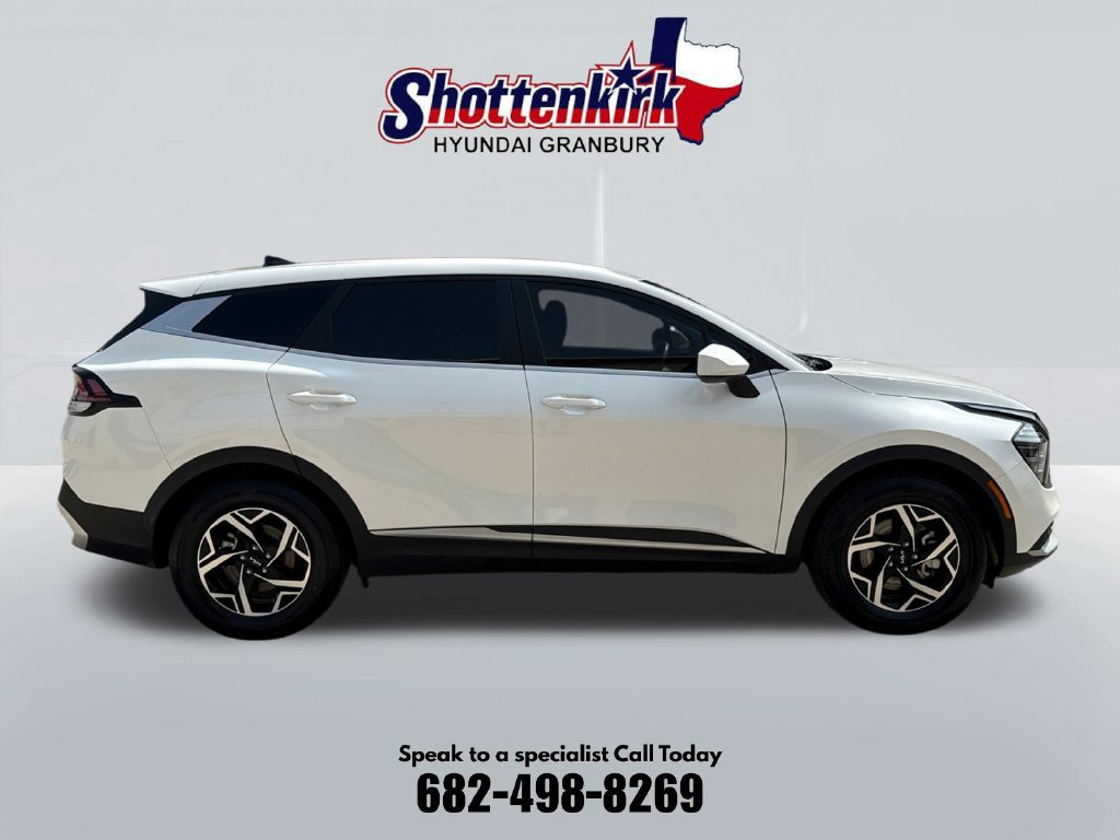 Used 2024 Kia Sportage LX FWD image 5