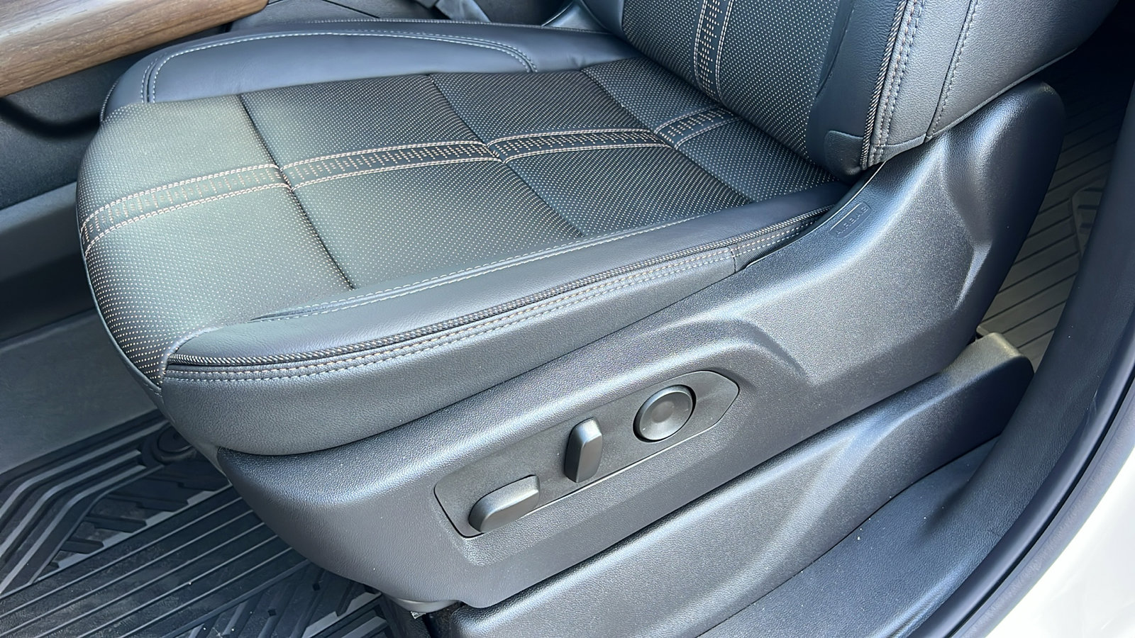 New 2025 Chevrolet Silverado 2500 High Country w/ High Country Premium Package image 20