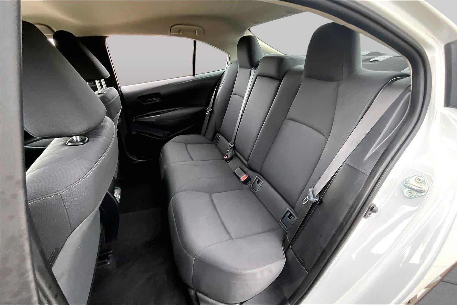 Used 2025 Toyota Corolla LE FWD image 21