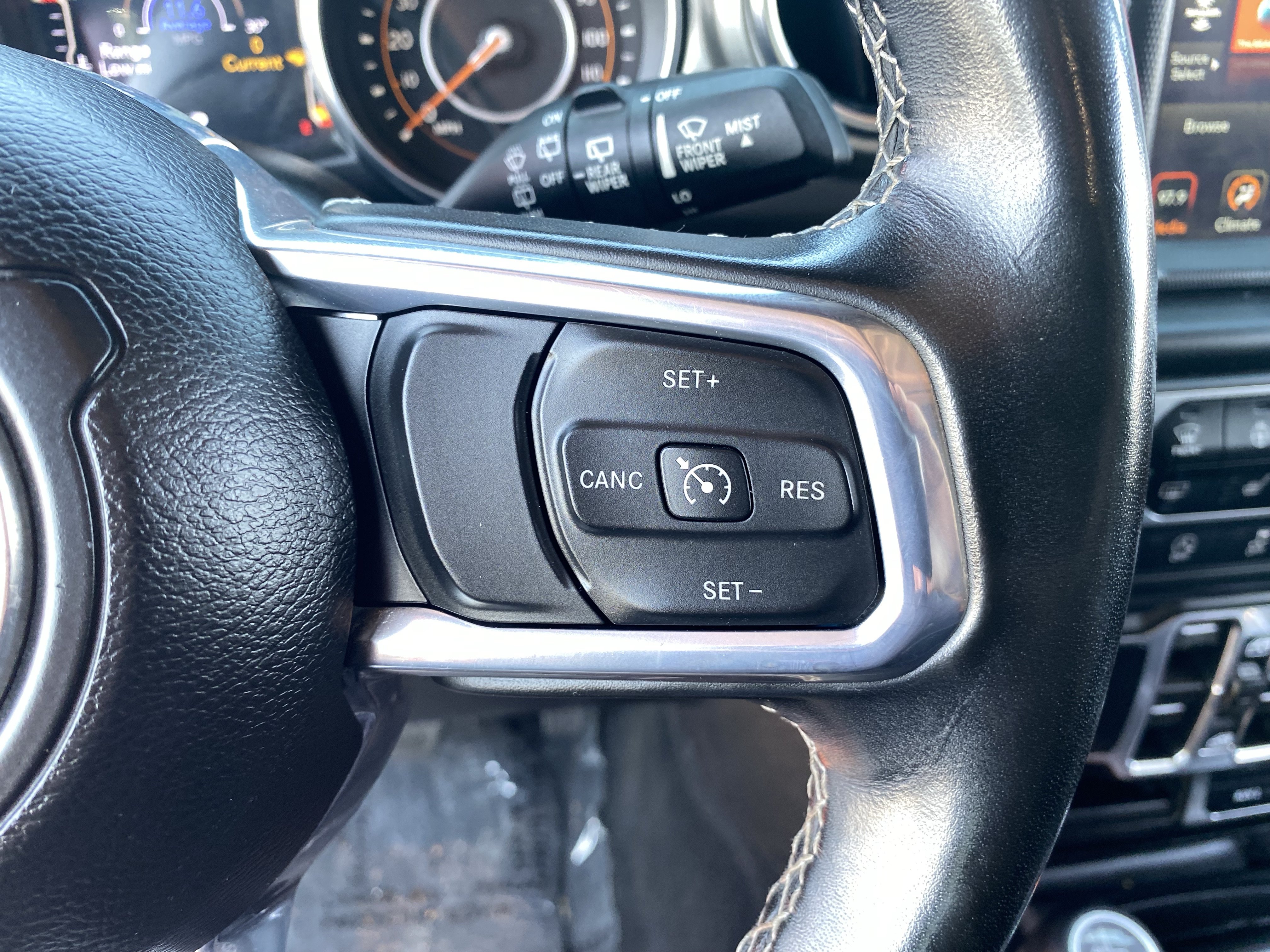 Used 2023 Jeep Wrangler Unlimited Sahara w/ Cold Weather Group AWD/4WD image 28