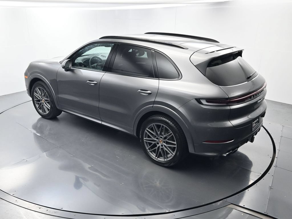 Certified 2025 Porsche Cayenne AWD/4WD image 33
