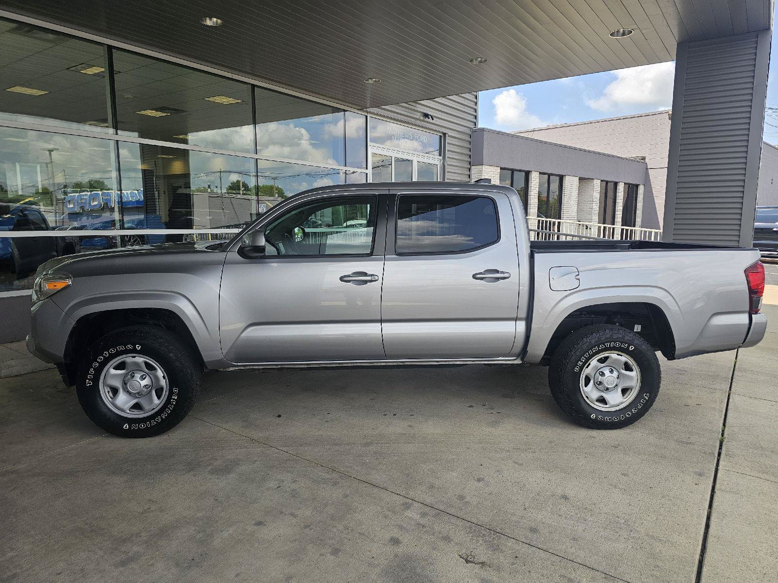 Used 2021 Toyota Tacoma SR w/ SR Convenience Package RWD image 2