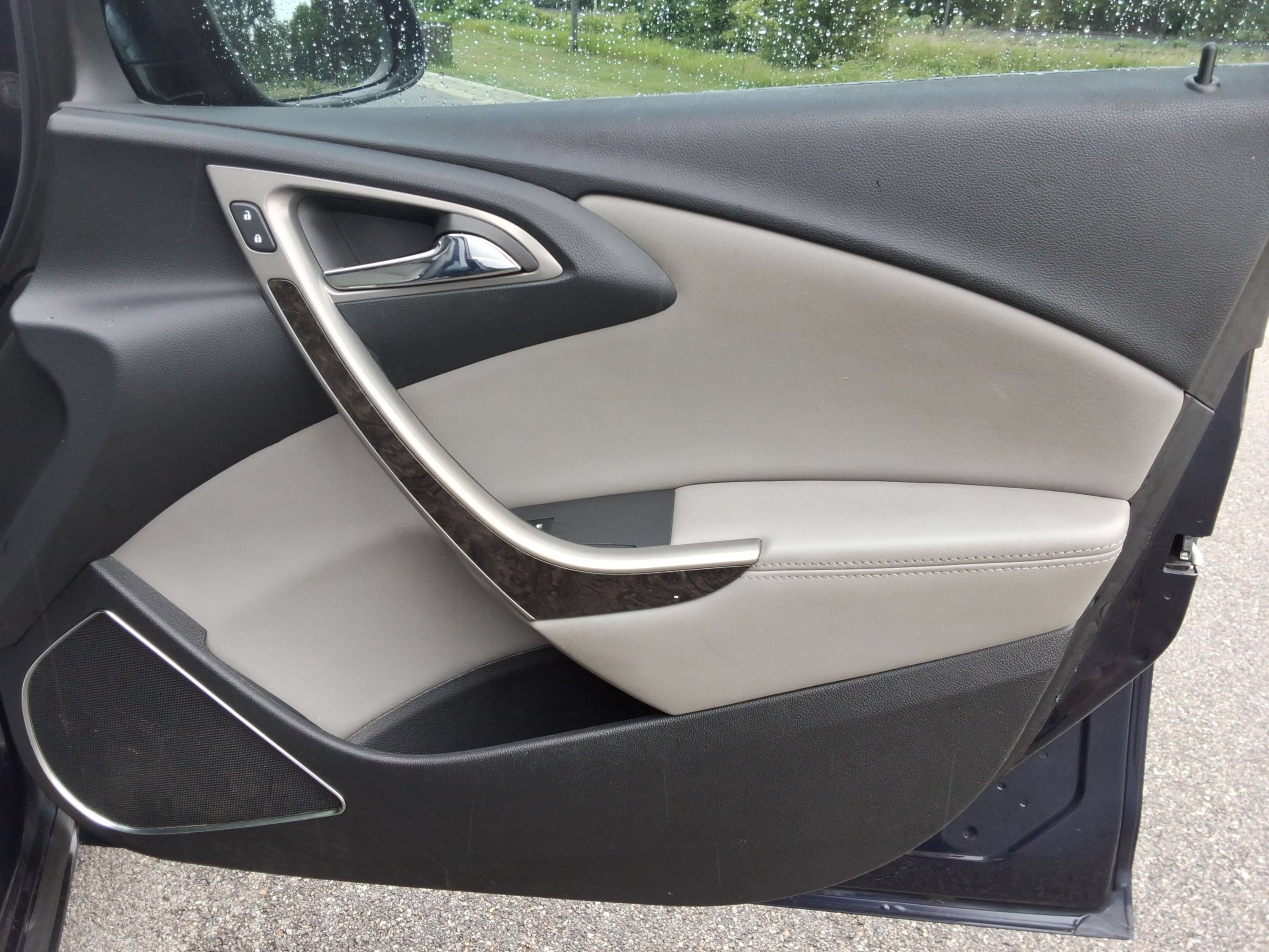 Used 2015 Buick Verano FWD image 25