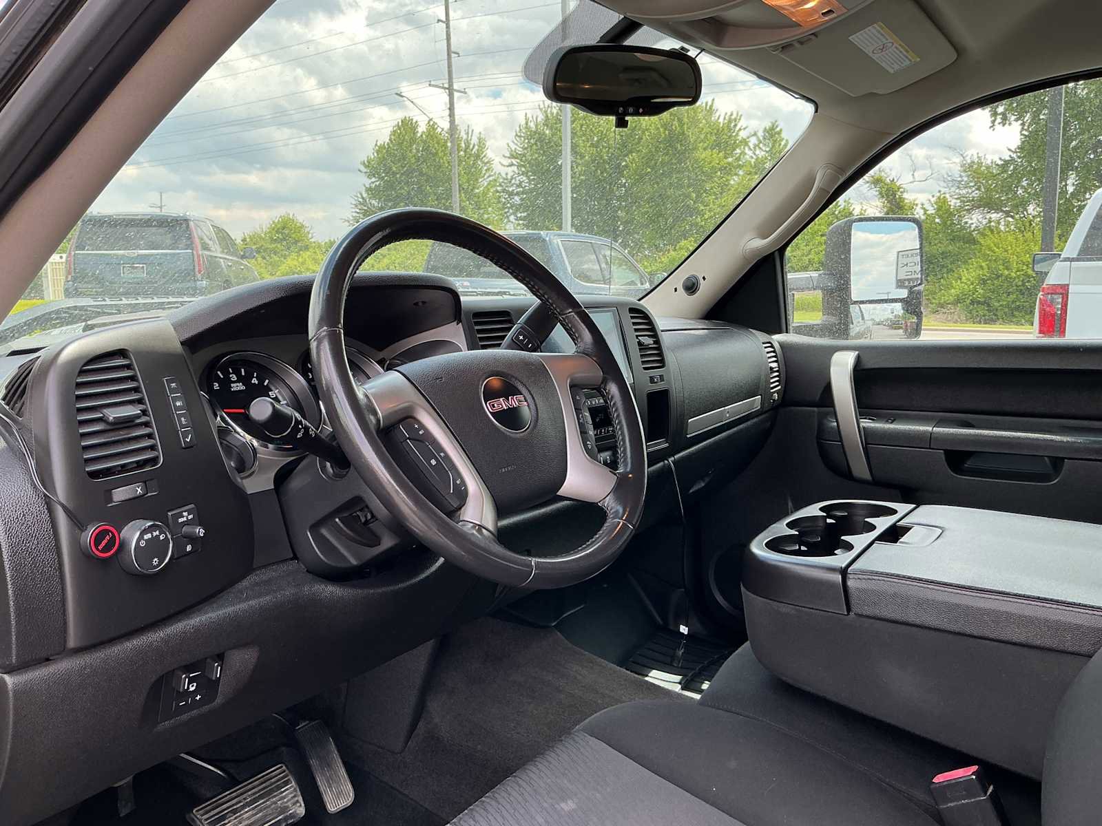 Used 2012 GMC Sierra 2500 SLE w/ SLE Preferred Package AWD/4WD image 16