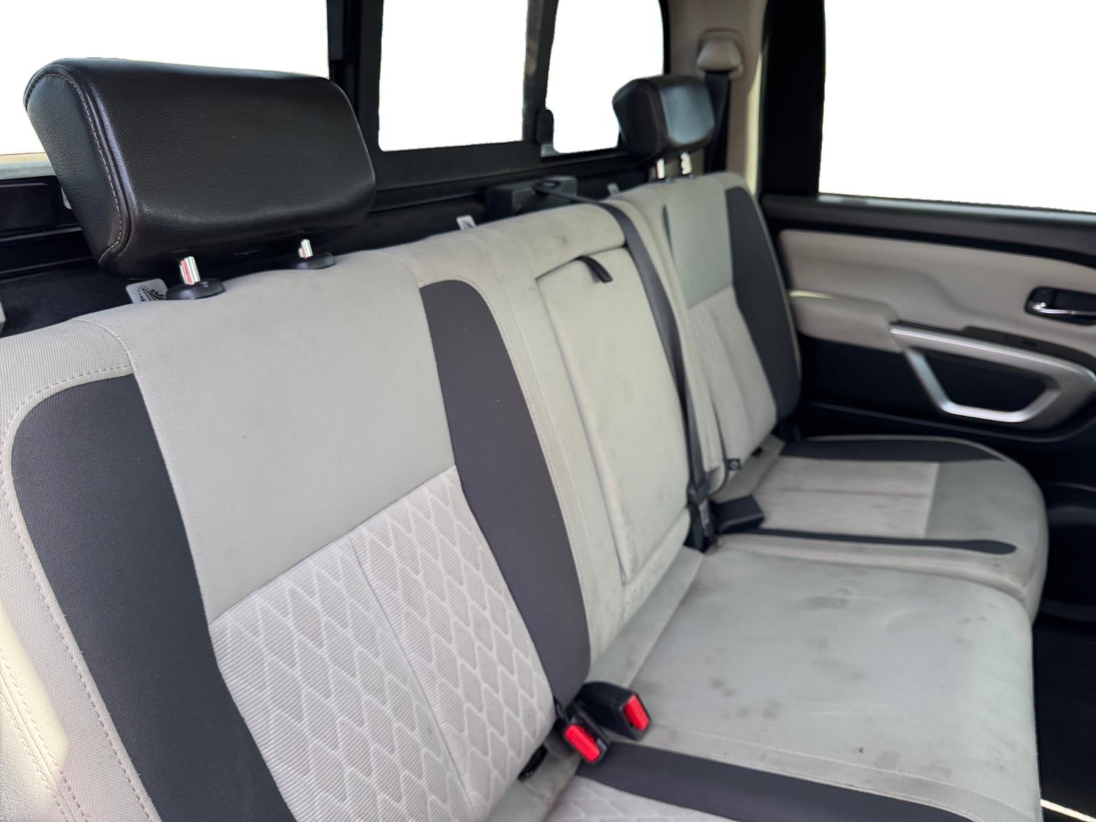 Used 2022 Nissan Titan SV w/ SV Convenience Package RWD image 18