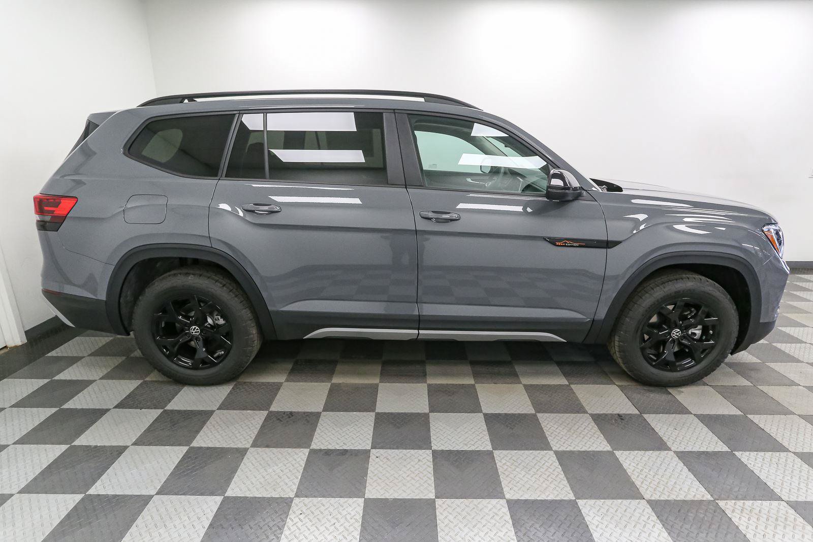 New 2026 Volkswagen Atlas Peak Edition AWD/4WD image 7