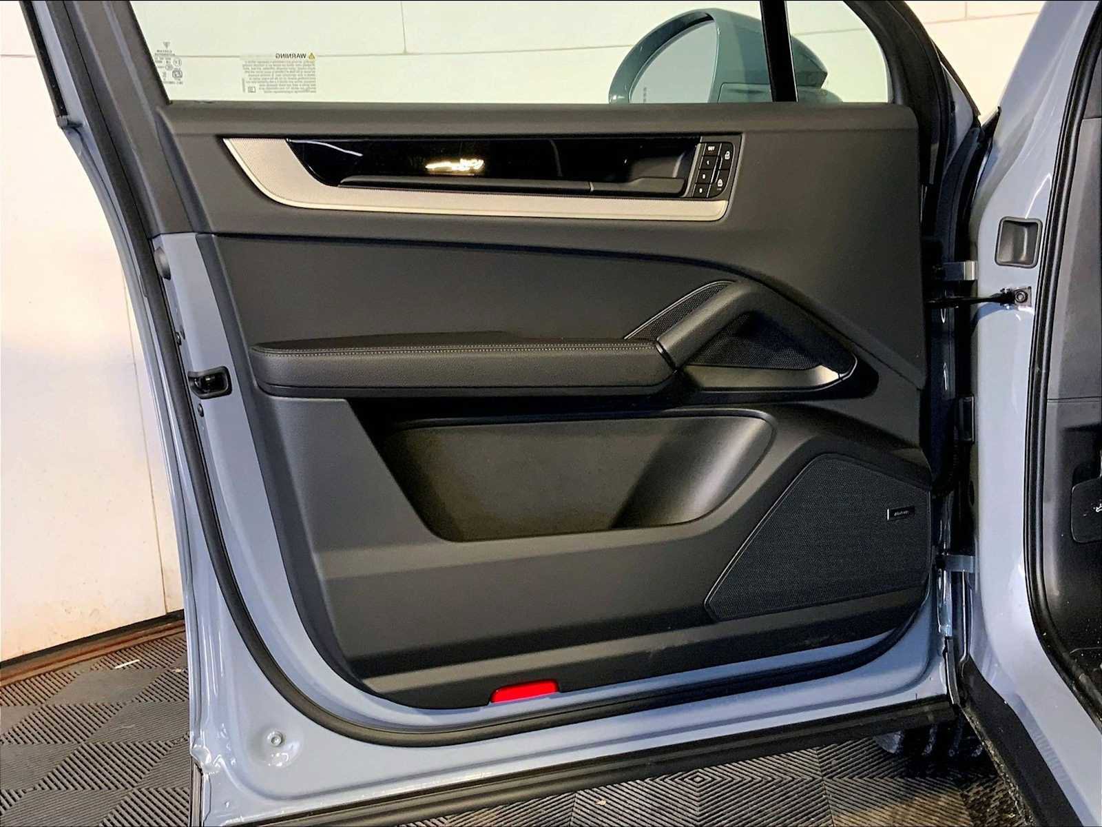 New 2026 Porsche Cayenne image 20