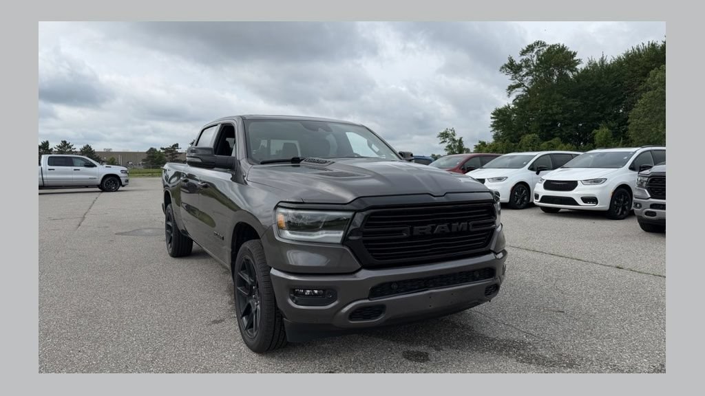 Used 2023 RAM 1500 Laramie AWD/4WD image 1