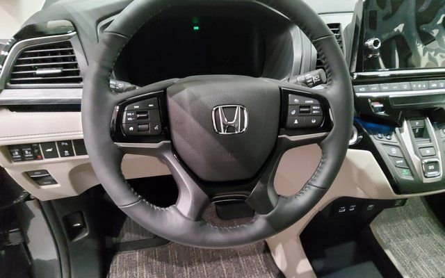 Used 2025 Honda Odyssey Elite image 19