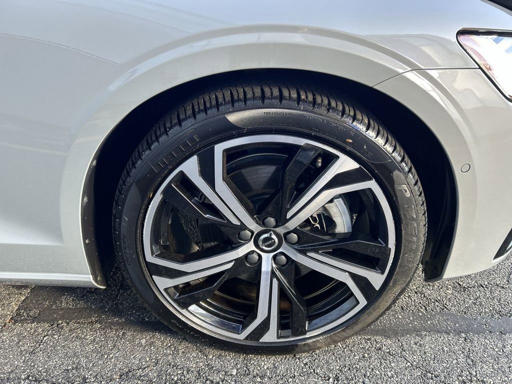 Certified 2025 Volvo S60 B5 Ultra AWD/4WD image 13