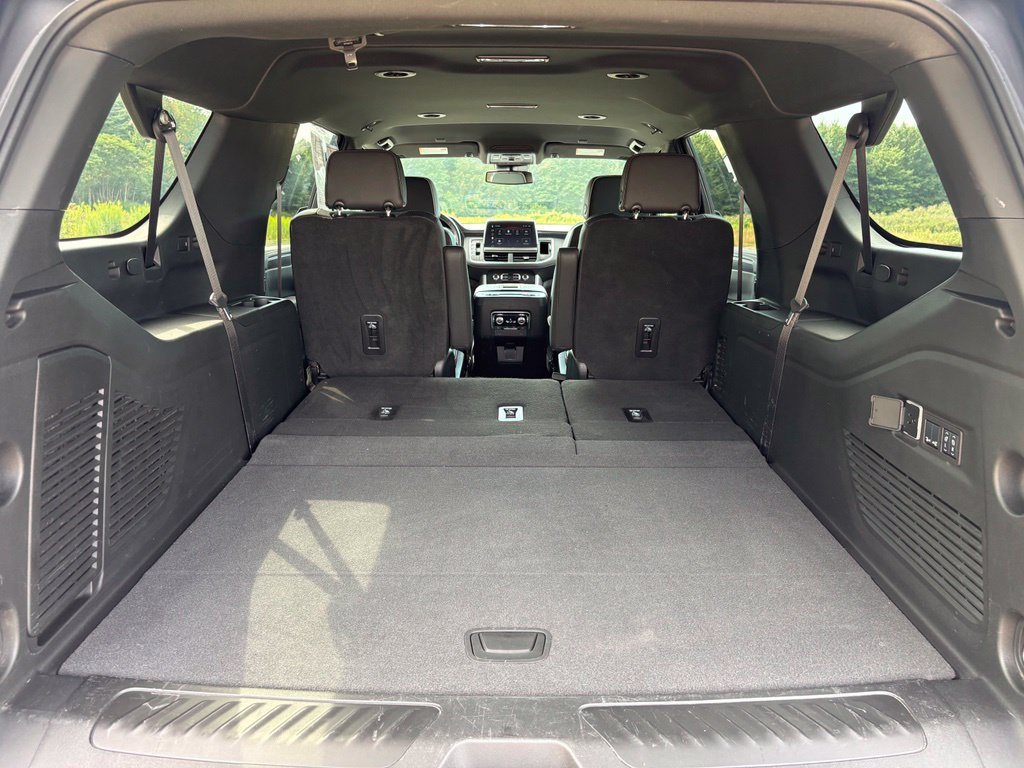 Used 2023 GMC Yukon XL SLT w/ SLT Luxury Package AWD/4WD image 59