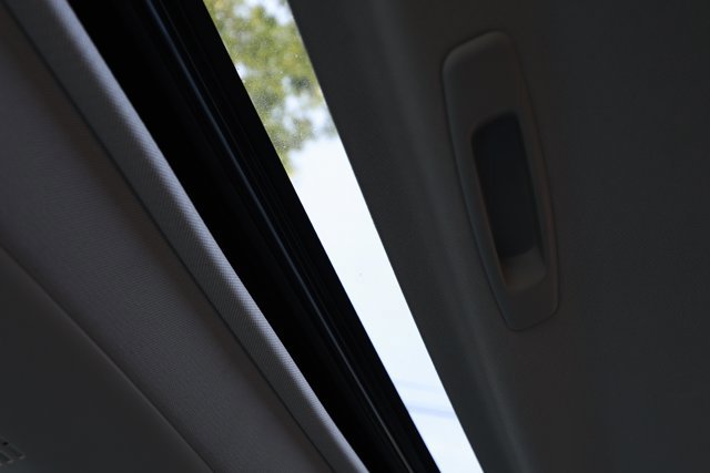 Used 2019 Toyota RAV4 XLE FWD image 21