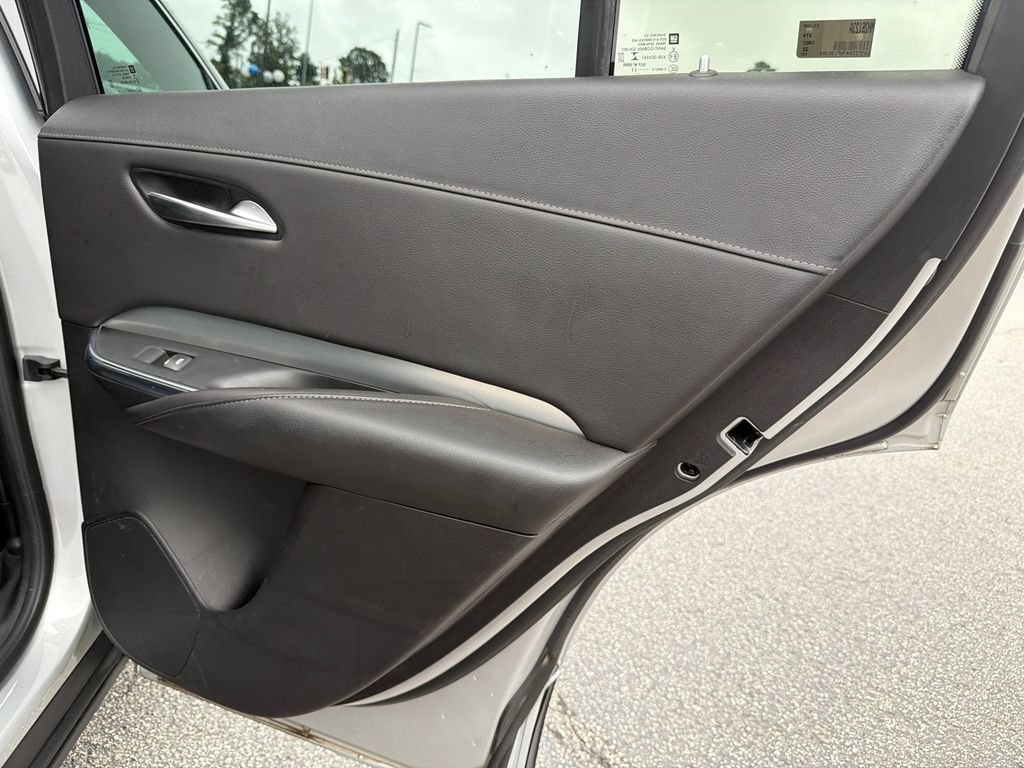Used 2022 Cadillac XT4 Premium Luxury w/ Safety Alert Package FWD image 16