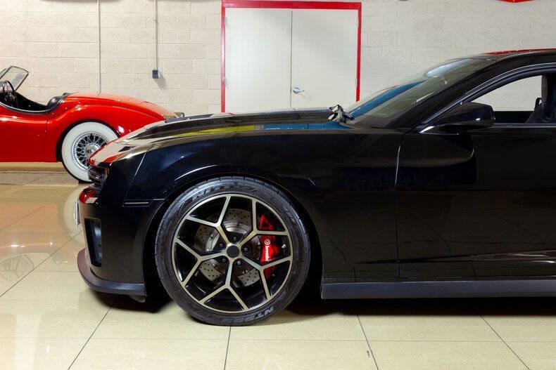 Used 2013 Chevrolet Camaro ZL1 RWD image 4