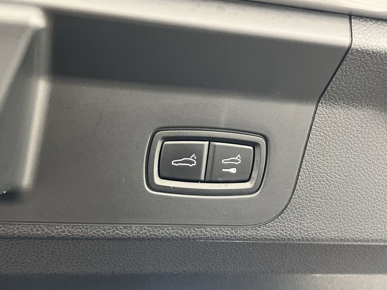 Used 2020 Porsche Panamera GTS image 26