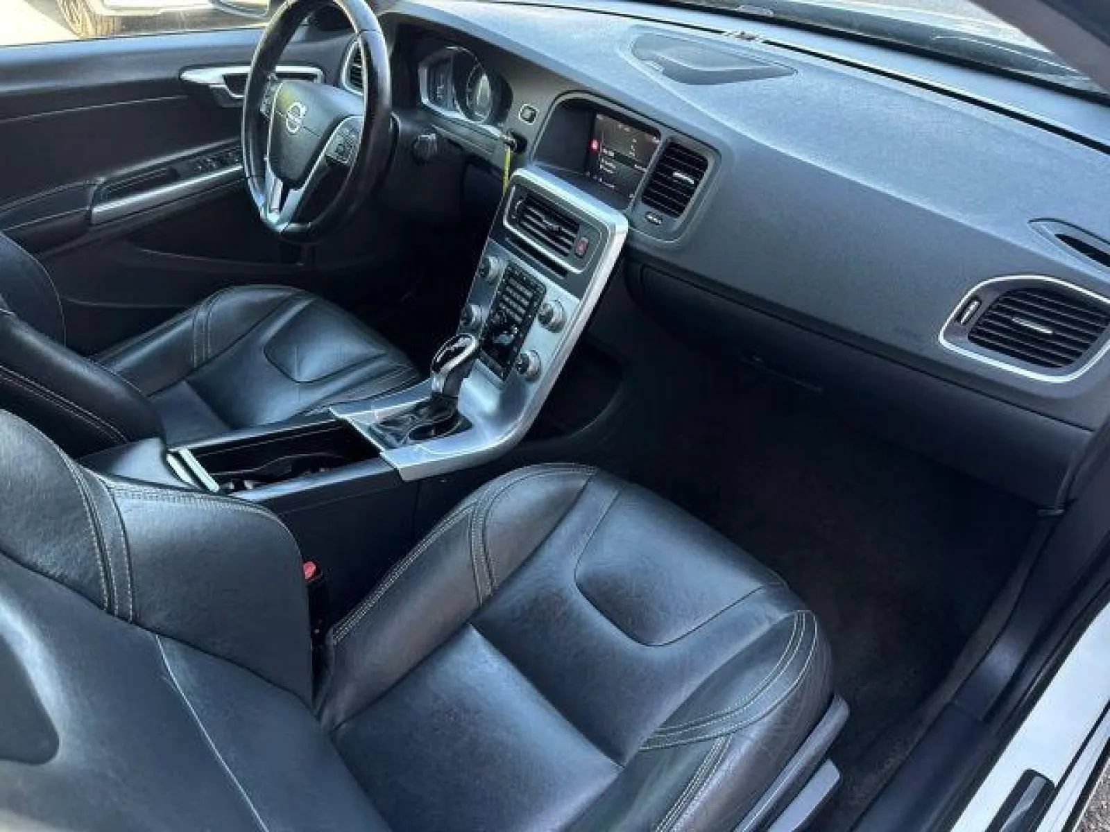 Used 2017 Volvo S60 T5 Dynamic FWD image 21