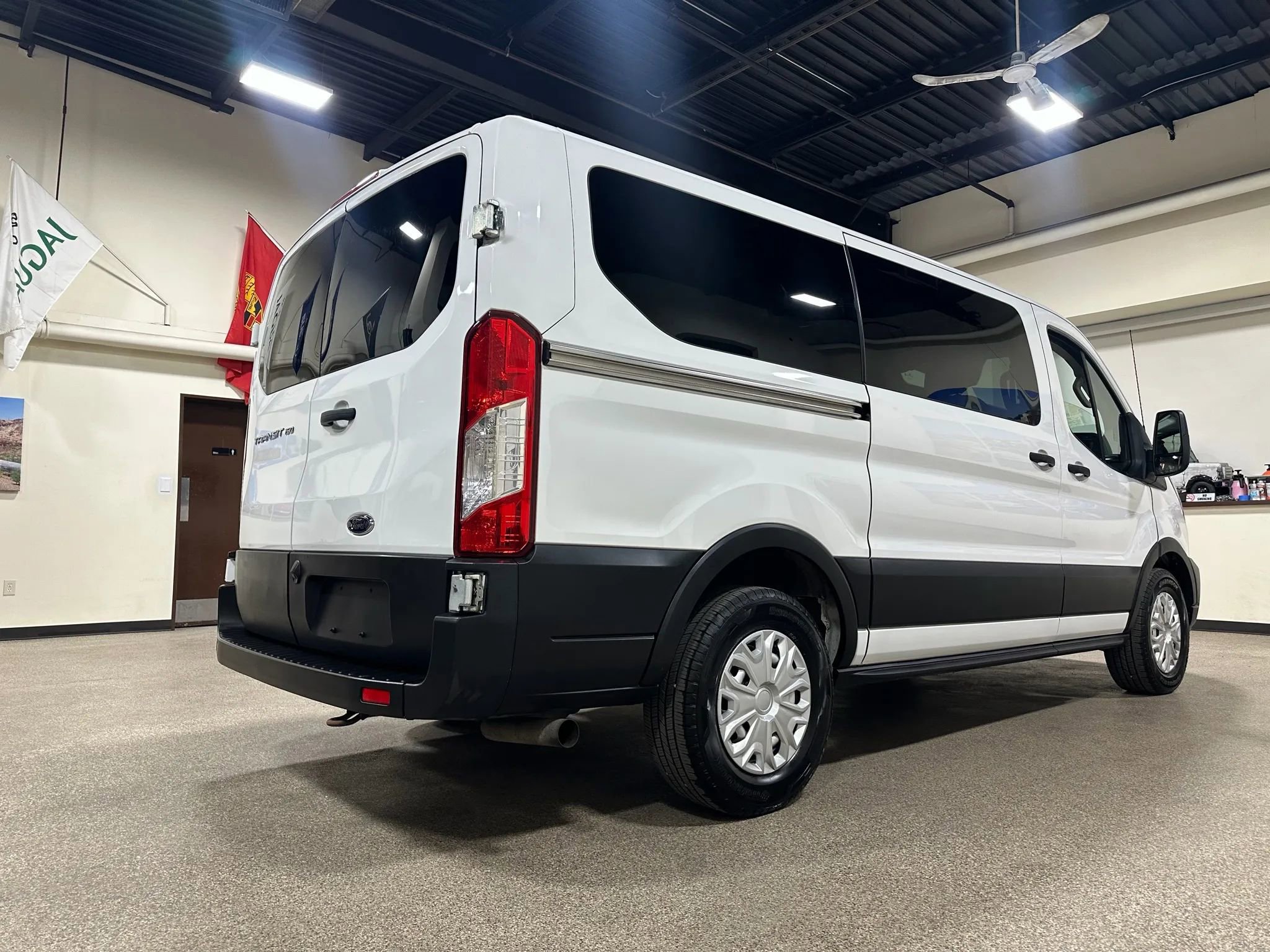 Used 2020 Ford Transit 150 XL RWD image 9