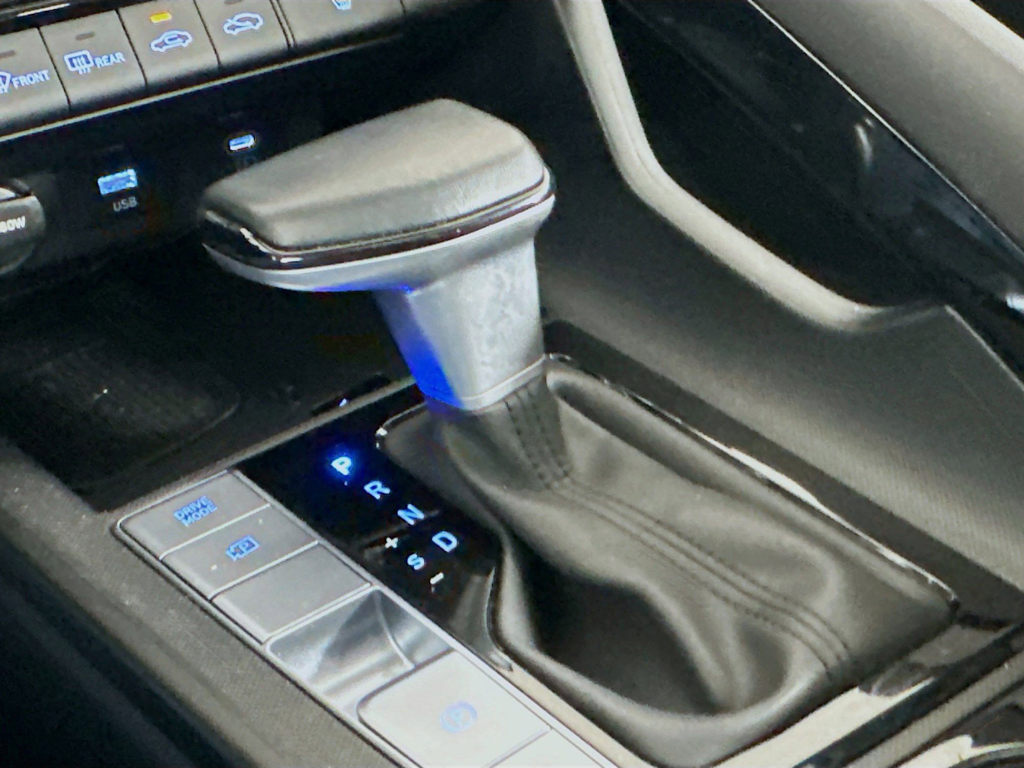 Used 2025 Hyundai Elantra SEL image 25