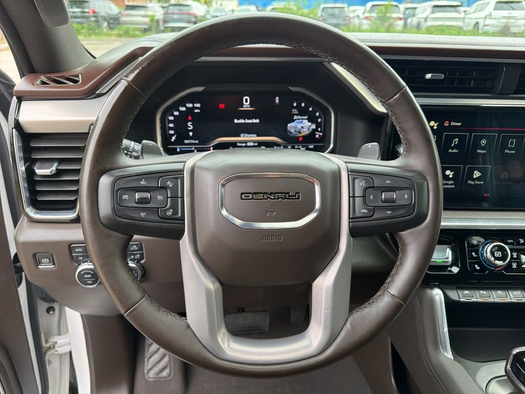 Used 2023 GMC Sierra 1500 Denali w/ Technology Package AWD/4WD image 17