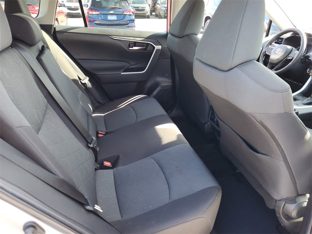 Used 2022 Toyota RAV4 XLE image 22