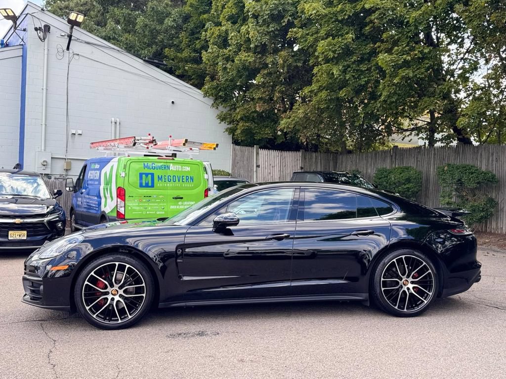 Used 2023 Porsche Panamera 4 Platinum Edition AWD/4WD image 3