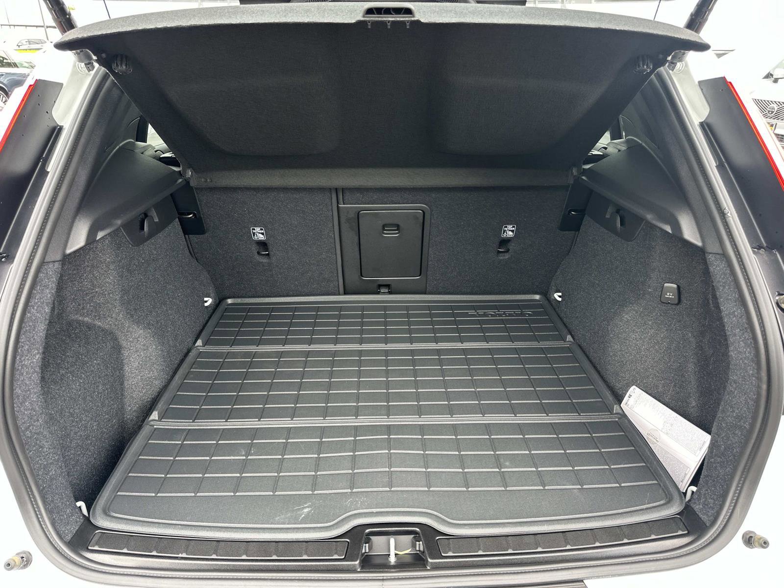 Certified 2026 Volvo XC40 B5 Plus w/ Protection Package Premier image 24