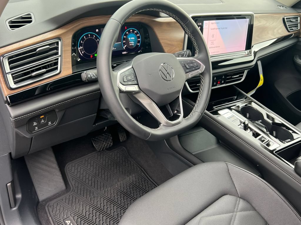 Used 2024 Volkswagen Atlas SE FWD image 22