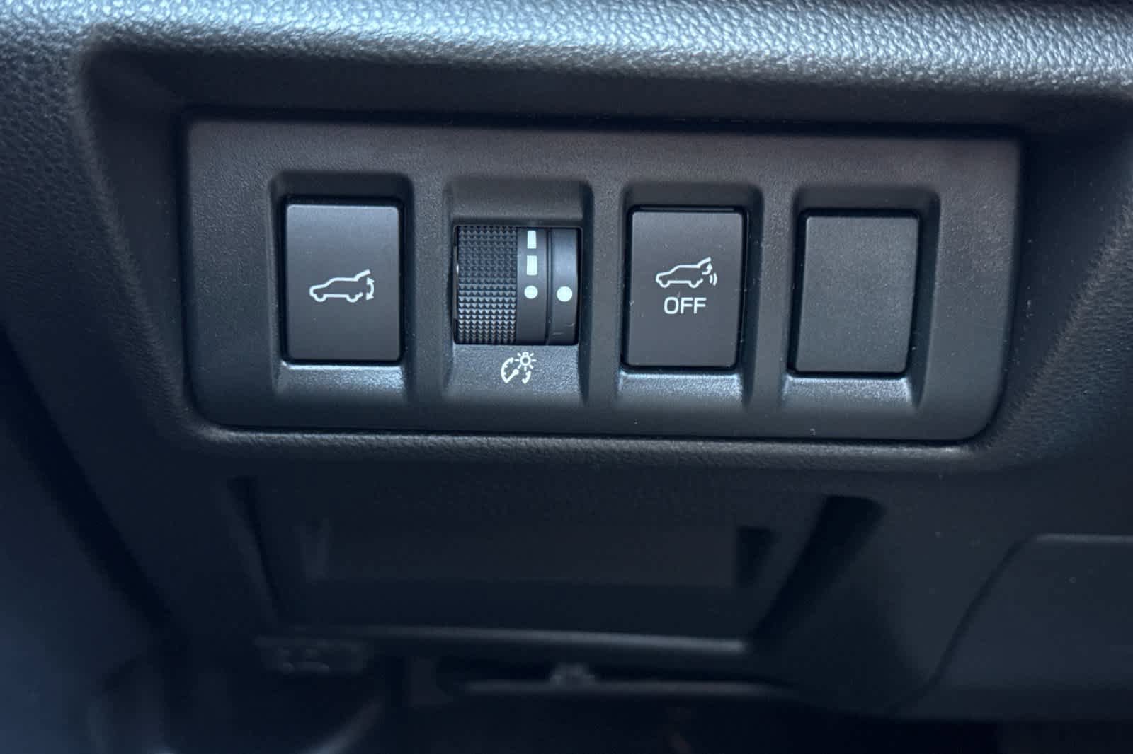 Used 2023 Subaru Outback Premium AWD/4WD image 29