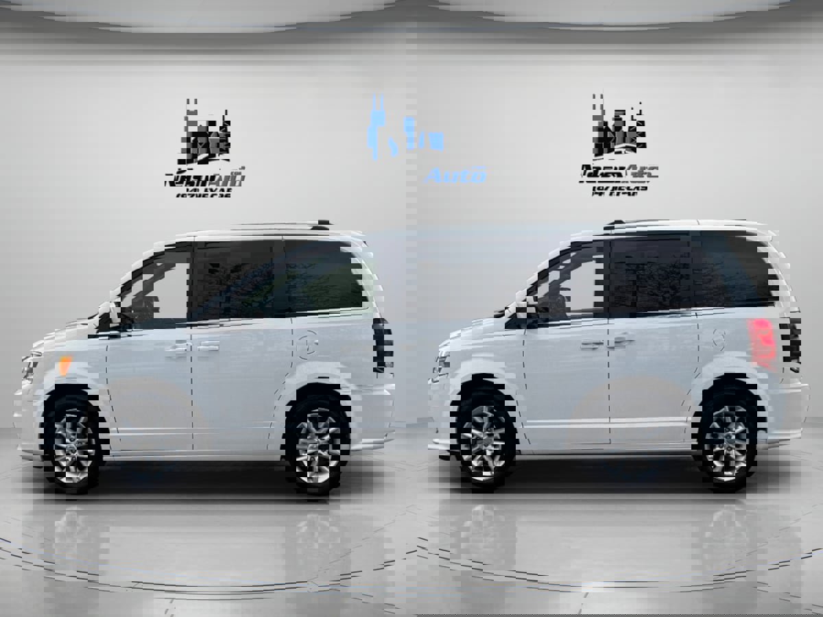 Used 2020 Dodge Grand Caravan SXT w/ Driver Convenience Group image 9