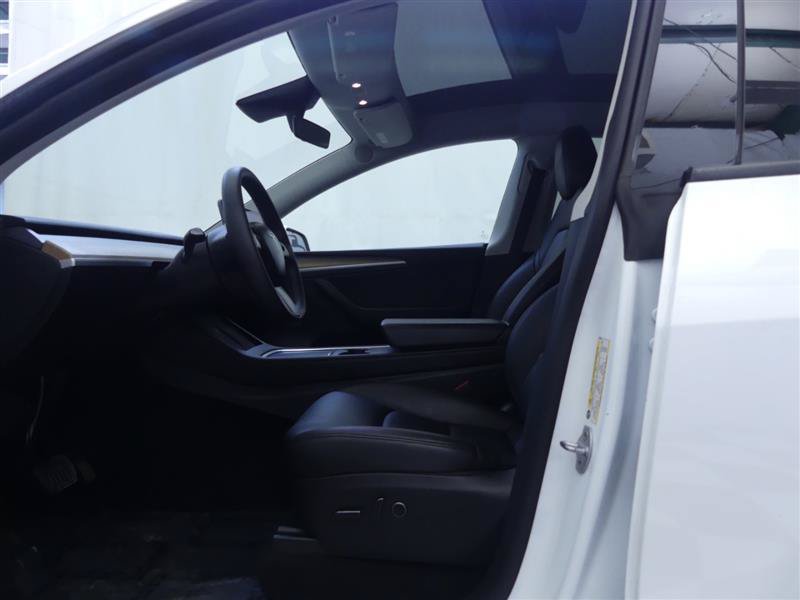 Used 2023 Tesla Model Y Long Range AWD/4WD image 22