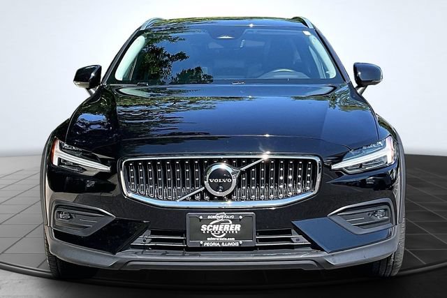 Certified 2024 Volvo V60 B5 Cross Country Plus AWD/4WD image 4
