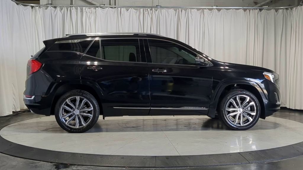 Used 2019 GMC Terrain Denali w/ Comfort Package AWD/4WD image 11