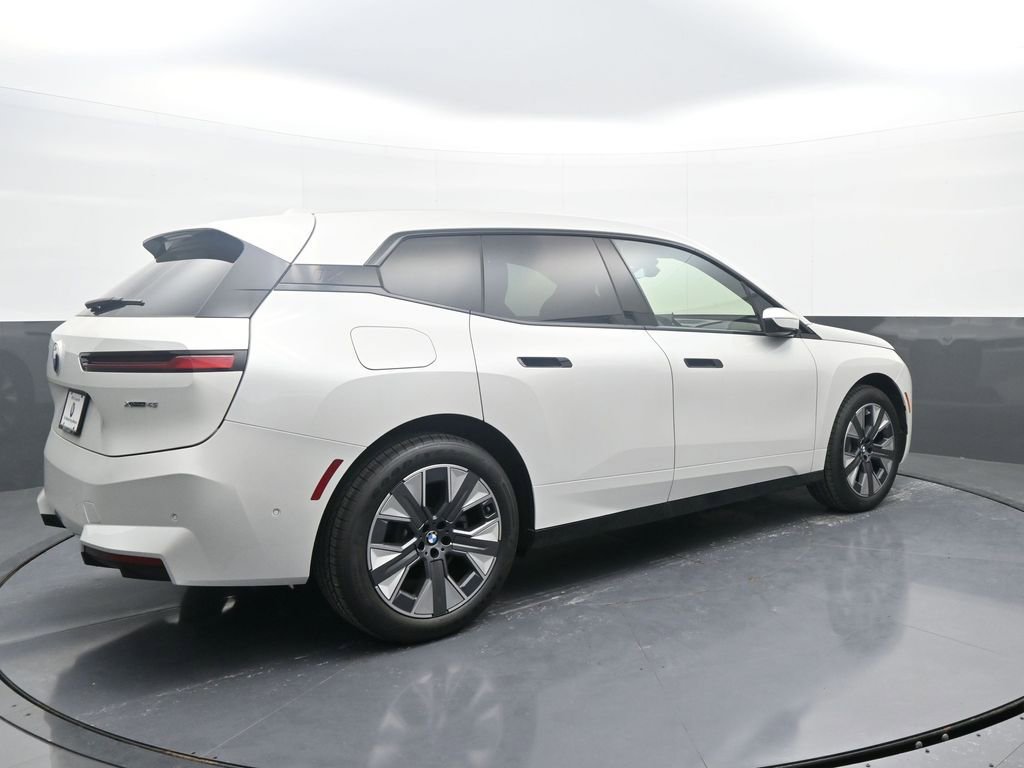 New 2026 BMW iX xDrive45 AWD/4WD image 8