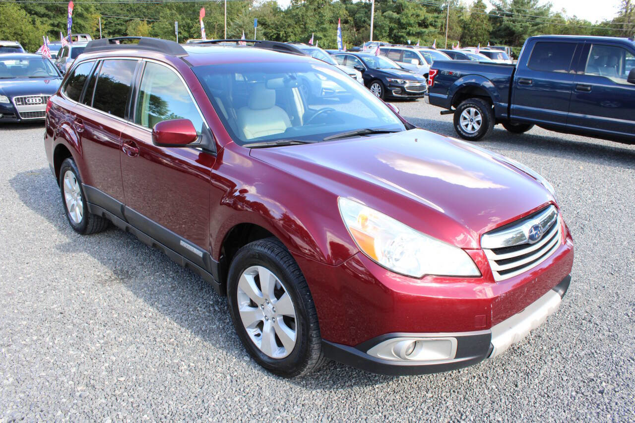 Used 2011 Subaru Outback 3.6R Limited w/ PWR Moonroof Pkg image 4