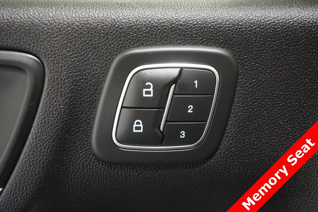 Used 2022 Ford Escape SEL w/ Technology Package image 7