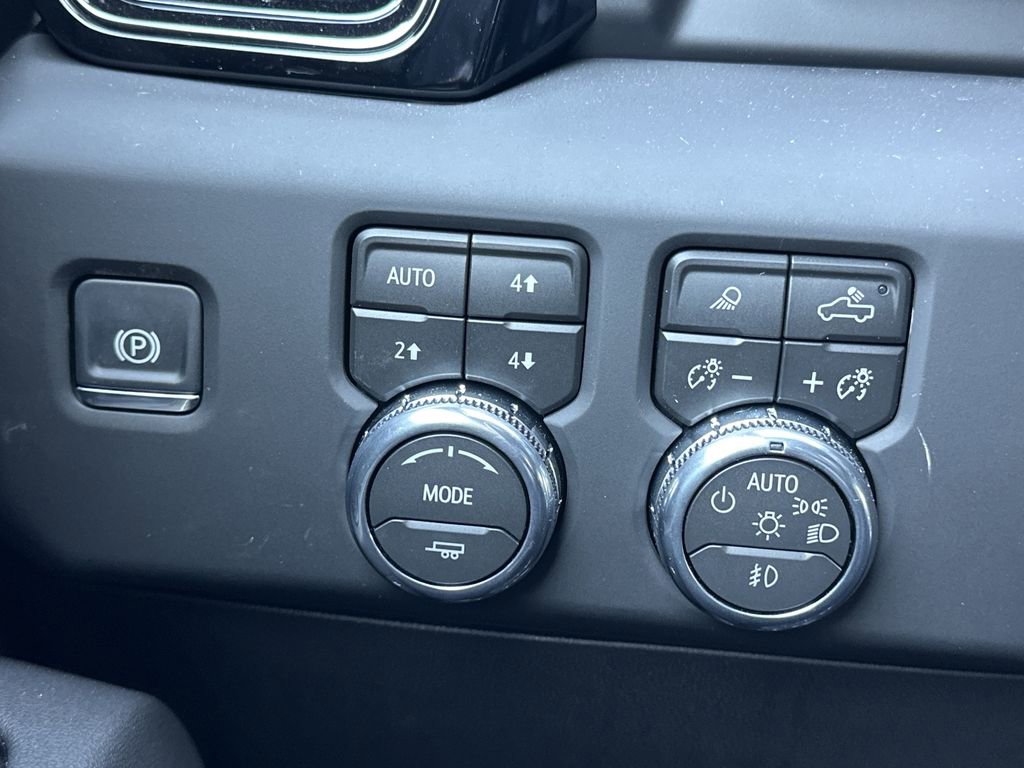 New 2026 GMC Sierra 1500 AT4 w/ Technology Package image 16