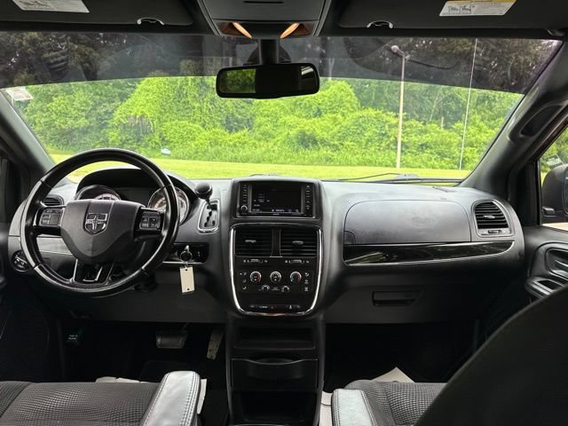 Used 2020 Dodge Grand Caravan SE FWD image 13