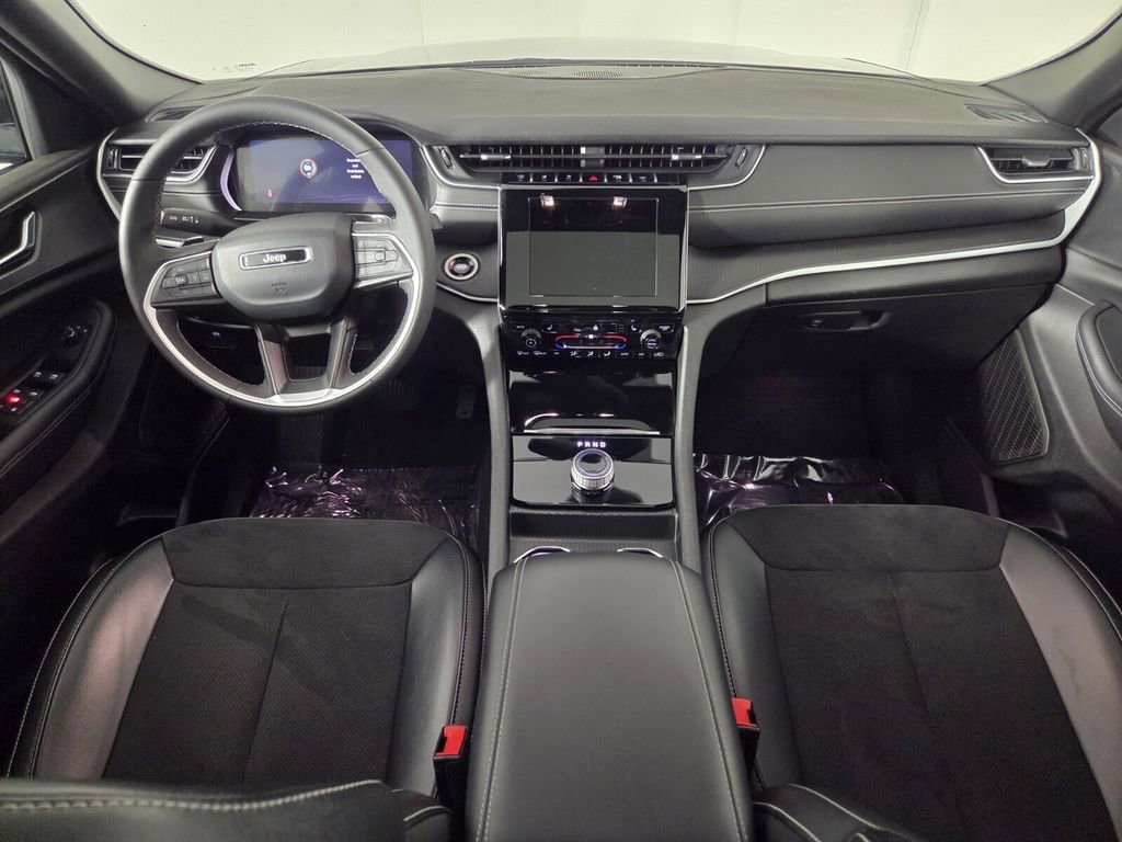 Certified 2024 Jeep Grand Cherokee Altitude image 29