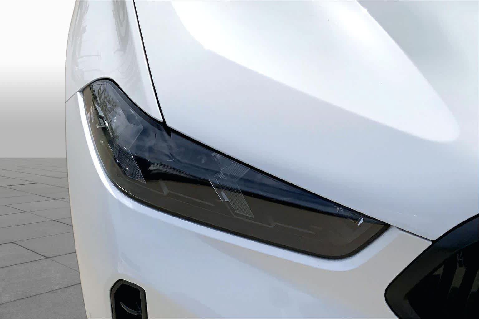 New 2027 BMW X6 M60i AWD/4WD image 13