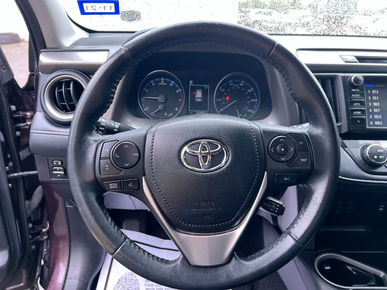 Used 2018 Toyota RAV4 XLE FWD image 14